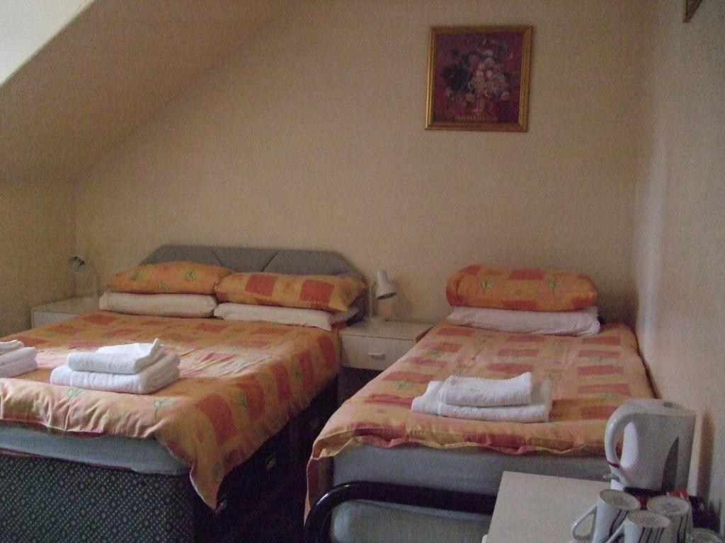 Swan Lake Guest House Edinburgh Oda fotoğraf